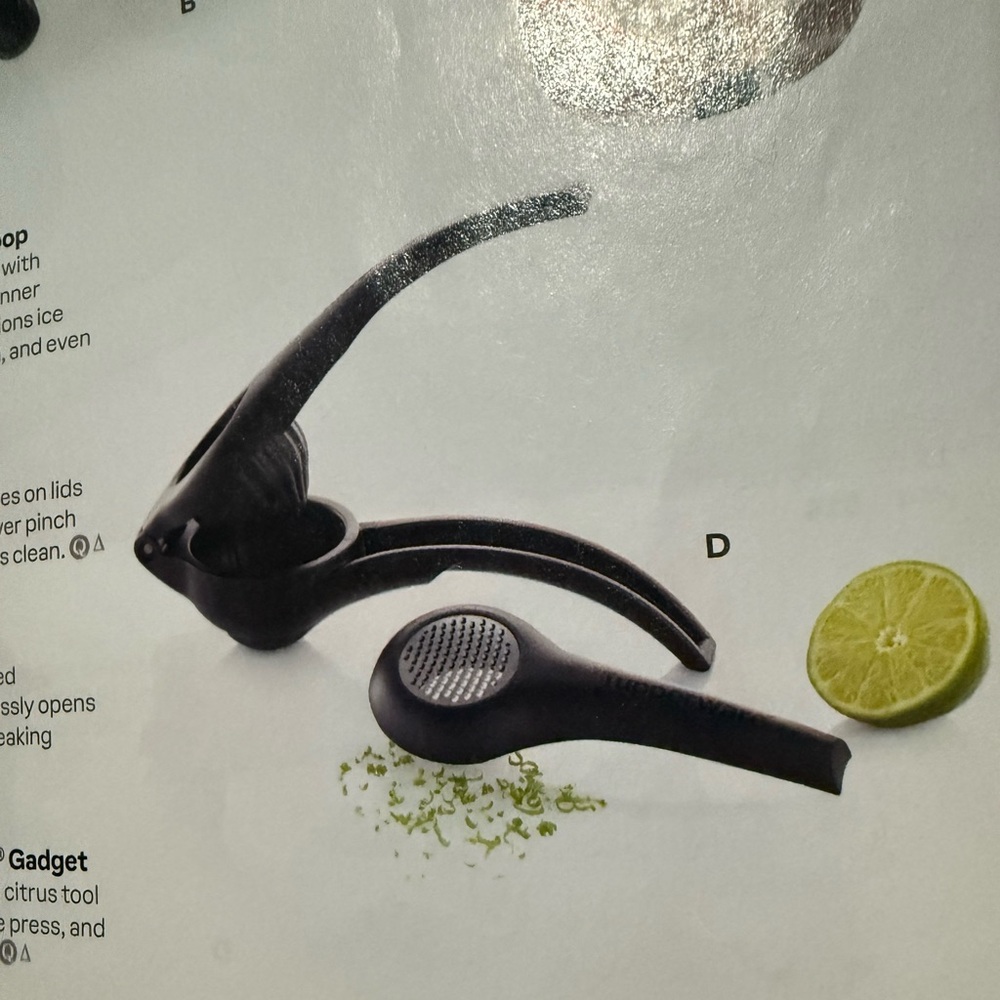 Tupperware Black Zest N Press Gadget